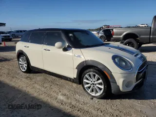 2017 MINI Clubman Cooper S with VIN WMWLN9C53H2E48646, listed as a Copart auction lot 81617954 with 68,255 mi miles and Non Repairable. Bid and sale history available at carsss.com. Image 4.