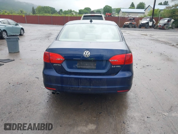 2011 Volkswagen Jetta SEL z VIN 3VWLZ7AJ2BM102447, wystawiony jako IAAI lot #42312584 z przebiegiem 103 392 mil mil oraz . Historia ofert i sprzedaży dostępna na DreamBid. Obrazek 17.