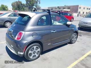 2015 FIAT 500e z VIN 3C3CFFGE0FT527231, wystawiony jako IAAI lot #42826539 z przebiegiem 102 170 mil mil oraz . Historia ofert i sprzedaży dostępna na DreamBid. Obrazek 4.
