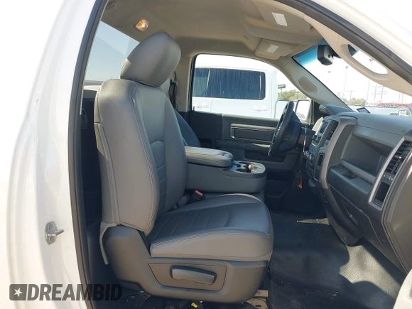 2019 Ram 1500 Classic Tradesman with VIN 3C6JR6DGXKG522547, listed as a IAAI auction lot 41269759 with 138,205 mi miles. Bid and sale history available at carsss.com. Image 5.