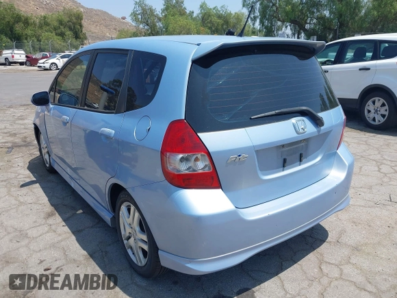 2008 Honda Fit Sport z VIN JHMGD38658S074350, wystawiony jako IAAI lot #42421346 z przebiegiem 151 077 mil mil oraz . Historia ofert i sprzedaży dostępna na DreamBid. Obrazek 3.