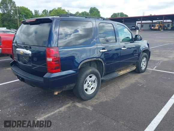 2007 Chevrolet Tahoe LTZ with VIN 1GNFC13J17R171865, listed as a IAAI auction lot 42472292 with 189,136 mi miles and . Bid and sale history available at DreamBid. Image 4.