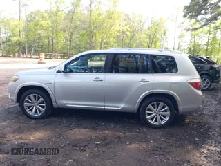 2008 Toyota Highlander Hybrid Limited with VIN JTEEW44AX82024042, listed as a IAAI auction lot 42116069 with 358,321 mi miles. Bid and sale history available at carsss.com. Image 14.