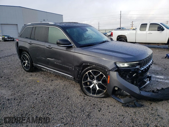 2022 Jeep Grand Cherokee Summit Reserve with VIN 1C4RJHEG8N8637493, listed as a Copart auction lot 43548675 with 37,629 mi miles and Salvage title. Bid and sale history available at DreamBid. Image 4.