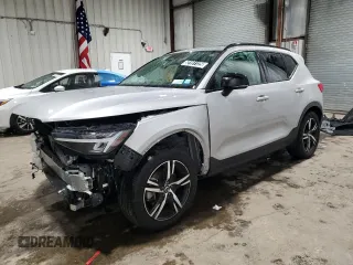 2024 Volvo XC40 Core Bright Theme с VIN YV4L12UK1R2336594, выставлен на аукционе Copart как лот 52151125 с пробегом 21 670 миль миль и Списание • Salvage title. История ставок и продаж доступна на DreamBid. Изображение 1.