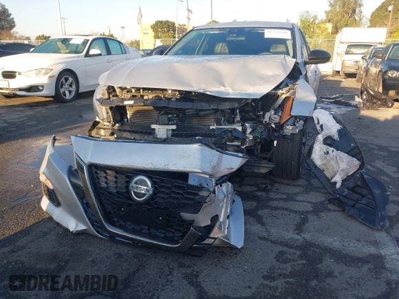 2022 Nissan Altima SR z VIN 1N4BL4CV3NN330052, wystawiony jako IAAI lot #41735544 z przebiegiem 39 782 mil mil oraz . Historia ofert i sprzedaży dostępna na DreamBid. Obrazek 13.