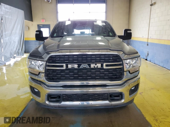 2024 Ram 2500 Big Horn с VIN 3C6UR5DJ3RG353713, выставлен на аукционе Copart как лот 63202265 с пробегом 5 551 миль миль и Чистый • Clean title. История ставок и продаж доступна на DreamBid. Изображение 5.