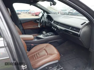 2018 Audi Q7 Premium Plus z VIN WA1LAAF76JD039992, wystawiony jako IAAI lot #41880935 z przebiegiem 74 095 mil mil oraz . Historia ofert i sprzedaży dostępna na DreamBid. Obrazek 5.