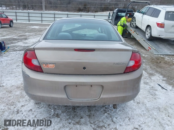 2000 Dodge Neon Highline z VIN 1B3ES46CXYD694730, wystawiony jako IAAI lot #41610249 z przebiegiem 110 930 mil mil oraz . Historia ofert i sprzedaży dostępna na DreamBid. Obrazek 16.