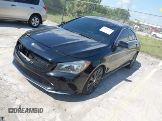 2017 Mercedes-Benz CLA 250 z VIN WDDSJ4EB0HN445169, wystawiony jako IAAI lot #42015788 z przebiegiem 58 900 mil mil oraz . Historia ofert i sprzedaży dostępna na DreamBid. Obrazek 17.