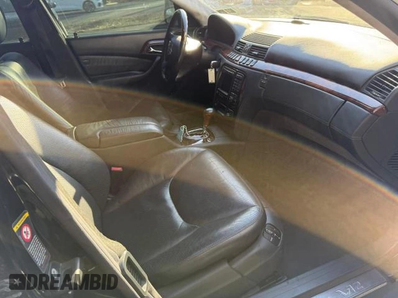 2001 Mercedes-Benz S-Class 6.0L with VIN WDBNG78J61A166847, listed as a Copart auction lot 47702305 with 111,103 mi miles and Salvage Title. Bid and sale history available at carsss.com. Image 5.