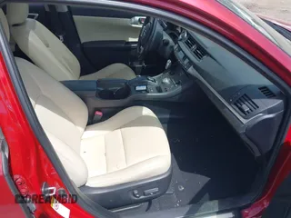 2013 Lexus CT 200h z VIN JTHKD5BH1D2170258, wystawiony jako IAAI lot #42217701 z przebiegiem 120 963 mil mil oraz . Historia ofert i sprzedaży dostępna na DreamBid. Obrazek 5.