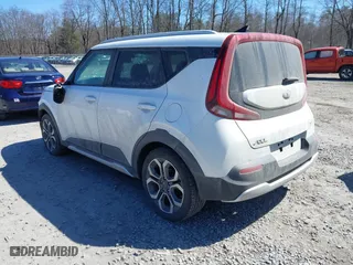 2020 Kia Soul LX with VIN KNDJ23AU8L7003306, listed as a IAAI auction lot 41889095 with 116,389 mi miles. Bid and sale history available at carsss.com. Image 3.