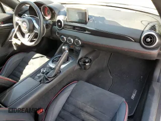 2017 FIAT 124 Spider Lusso z VIN JC1NFAEKXH0114164, wystawiony jako Copart lot #62959405 z przebiegiem 11 879 mil mil oraz Szkoda całkowita • Salvage title. Historia ofert i sprzedaży dostępna na DreamBid. Obrazek 8.