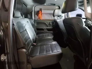 2015 GMC Sierra 3500HD Denali z VIN 1GT424E85FF130203, wystawiony jako Copart lot #84489854 z przebiegiem 211 289 mil mil oraz Szkoda całkowita • Salvage title. Historia ofert i sprzedaży dostępna na DreamBid. Obrazek 10.