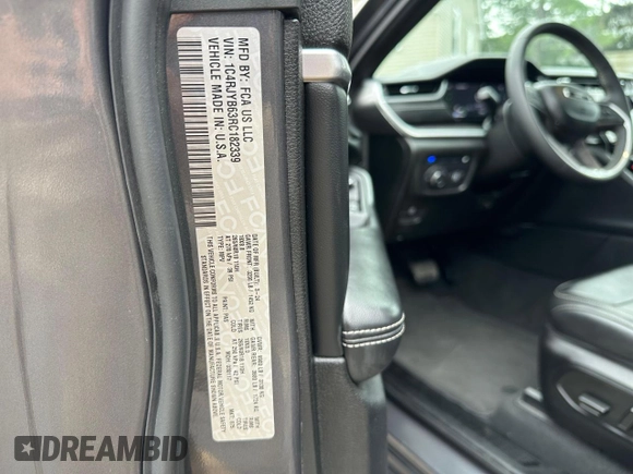 2024 Jeep Grand Cherokee with VIN 1C4RJYB63RC182339, listed as a Copart auction lot 62897325 with 36,710 mi miles and Clean title. Bid and sale history available at DreamBid. Image 10.