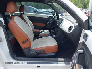 2015 Volkswagen Beetle Classic с VIN 3VW517AT4FM809038, выставлен на аукционе IAAI как лот 42621859 с пробегом 106 118 миль миль и . История ставок и продаж доступна на DreamBid. Изображение 5.