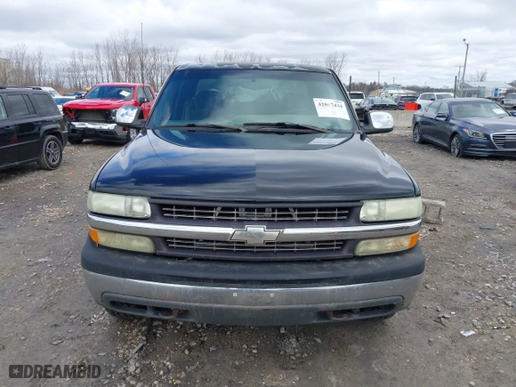 2002 Chevrolet Silverado 1500 LT with VIN 2GCEK19T121402054, listed as a IAAI auction lot 42017434 with 224,970 mi miles. Bid and sale history available at carsss.com. Image 6.