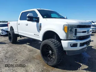 2017 Ford Super Duty F-250 SRW Lariat with VIN 1FT7W2BT2HEB40050, listed as a IAAI auction lot 41602402 with 136,520 mi miles. Bid and sale history available at carsss.com. Image 1.