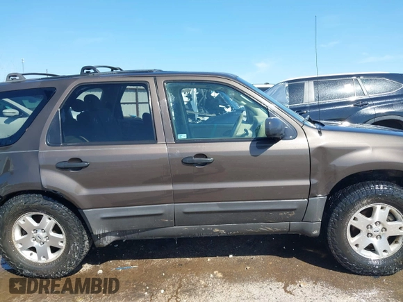 2007 Ford Escape XLT с VIN 1FMYU93197KB68777, выставлен на аукционе IAAI как лот 41996027 с пробегом 206 497 миль миль и . История ставок и продаж доступна на DreamBid. Изображение 13.