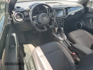 2019 Volkswagen Beetle SE with VIN 3VWJD7ATXKM713415, listed as a Copart auction lot 60673525 with 22,366 mi miles and Salvage title. Bid and sale history available at DreamBid. Image 8.