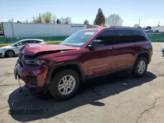 2023 Jeep Grand Cherokee Laredo z VIN 1C4RJHAG9PC514520, wystawiony jako Copart lot #55630505 z przebiegiem 31 057 mil mil oraz Szkoda całkowita • Salvage title. Historia ofert i sprzedaży dostępna na DreamBid. Obrazek 1.