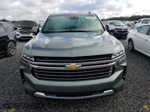 2023 Chevrolet Suburban LT with VIN 1GNSCCKD2PR195582, listed as a Copart auction lot 84453924 with 46,695 mi miles and Salvage title. Bid and sale history available at DreamBid. Image 5.
