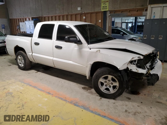 2007 Dodge Dakota SLT with VIN 1D7HE48KX7S212491, listed as a Copart auction lot 47385865 with 135,691 mi miles and Salvage Title. Bid and sale history available at DreamBid. Image 4.