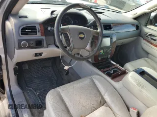 2014 Chevrolet Suburban LTZ with VIN 1GNSCKE02ER141764, listed as a Copart auction lot 85005524 with 234,019 mi miles and Salvage title. Bid and sale history available at DreamBid. Image 8.