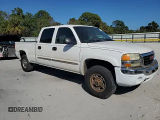 2003 GMC Sierra 1500HD SLE z VIN 1GTGC13U33F222110, wystawiony jako Copart lot #44918185 z przebiegiem 209 001 mil mil oraz Tytuł czysty. Historia ofert i sprzedaży dostępna na DreamBid. Obrazek 4.