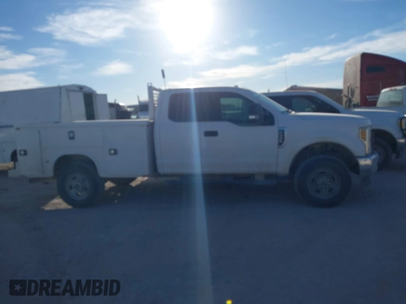 2019 Ford F-350 with VIN 1FT7X3B69KED70740, listed as a IAAI auction lot 41665562 with 190,822 mi miles and . Bid and sale history available at DreamBid. Image 13.