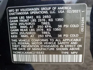 2021 Volkswagen Atlas SE z VIN 1V2NE2CAXMC215542, wystawiony jako Copart lot #84109954 z przebiegiem 63 525 mil mil oraz Szkoda całkowita • Salvage title. Historia ofert i sprzedaży dostępna na DreamBid. Obrazek 15.