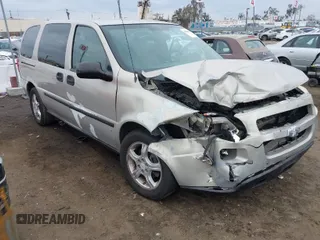 2008 Chevrolet Uplander LS with VIN 1GNDV23138D162817, listed as a IAAI auction lot 41464980 with 169,072 mi miles. Bid and sale history available at carsss.com. Image 1.