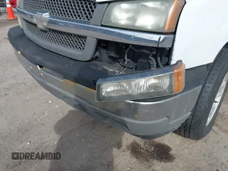 2006 Chevrolet Silverado 1500 Work Truck with VIN 1GCEK14XX6Z282116, listed as a IAAI auction lot 41864276 with 227,306 mi miles. Bid and sale history available at carsss.com. Image 12.
