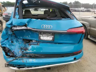 2019 Audi e-tron Prestige с VIN WA1VAAGE0KB007669, выставлен на аукционе IAAI как лот 40253514 с пробегом 45 177 миль миль и . История ставок и продаж доступна на DreamBid. Изображение 16.