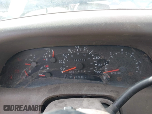 1999 Ford F-250 XL z VIN 1FTNX21S9XEC34633, wystawiony jako IAAI lot #41621645 z przebiegiem 193 069 mil mil oraz . Historia ofert i sprzedaży dostępna na DreamBid. Obrazek 7.