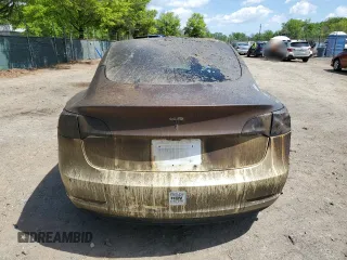 2021 Tesla Model 3 Standard Range Plus z VIN 5YJ3E1EA1MF096234, wystawiony jako Copart lot #53093815 z przebiegiem 14 019 mil mil oraz Szkody całkowita. Historia ofert i sprzedaży dostępna na DreamBid. Obrazek 6.