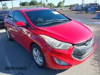 2013 Hyundai Elantra SE z VIN KMHDH6AE8DU000197, wystawiony jako IAAI lot #42282605 z przebiegiem 175 671 mil mil oraz . Historia ofert i sprzedaży dostępna na DreamBid. Obrazek 1.