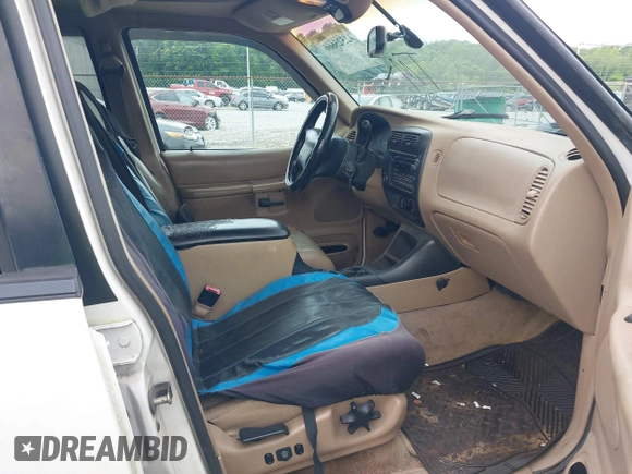 2000 Ford Explorer XLT с VIN 1FMZU63P1YUB59536, выставлен на аукционе IAAI как лот 42525666 с пробегом 300 184 миль миль и . История ставок и продаж доступна на DreamBid. Изображение 5.