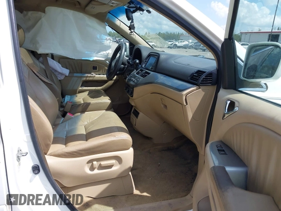 2008 Honda Odyssey Touring with VIN 5FNRL38858B006304, listed as a IAAI auction lot 41814309 with 208,778 mi miles. Bid and sale history available at carsss.com. Image 5.