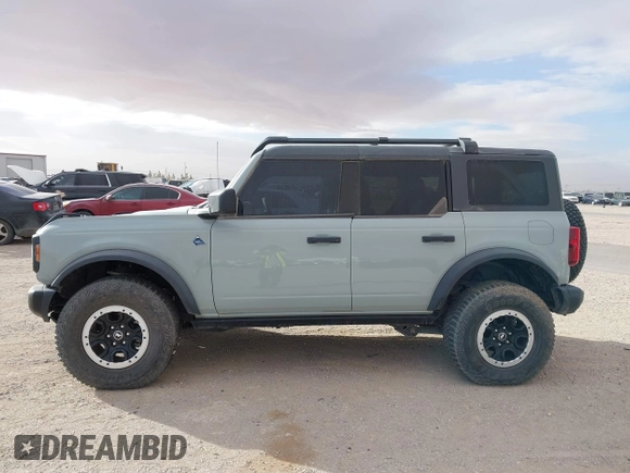 2022 Ford Bronco с VIN 1FMEE5DP8NLB10601, выставлен на аукционе IAAI как лот 37525258 с пробегом Не указан миль и . История ставок и продаж доступна на DreamBid. Изображение 14.
