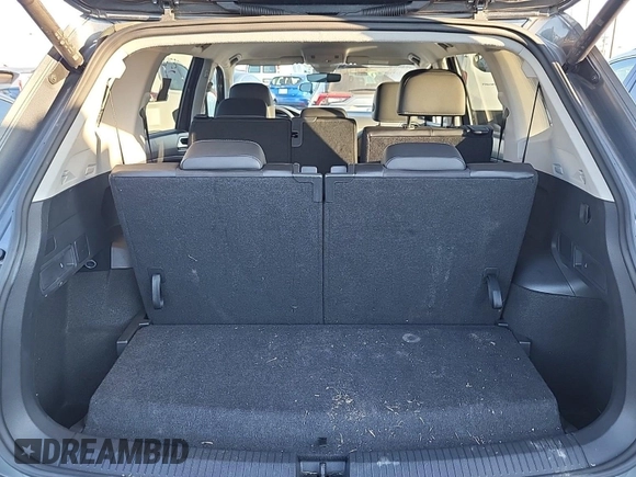 2024 Volkswagen Tiguan SE with VIN 3VV3B7AX5RM107598, listed as a IAAI auction lot 42796418 with 25,762 mi miles and . Bid and sale history available at DreamBid. Image 47.