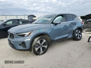 2023 Volvo XC40 Plus Bright Theme with VIN YV4L12UN5P2926949, listed as a Copart auction lot 88553895 with 22,299 mi miles and Salvage Title. Bid and sale history available at carsss.com. Image 1.