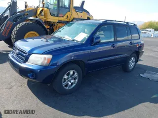 2005 Toyota Highlander with VIN JTEGP21A850067199, listed as a IAAI auction lot 41947598 with 224,108 mi miles. Bid and sale history available at carsss.com. Image 2.
