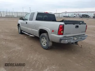 2004 Chevrolet Silverado 1500 Z71 with VIN 1GCEK19T54Z139397, listed as a IAAI auction lot 41932448 with 257,211 mi miles. Bid and sale history available at carsss.com. Image 3.