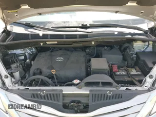 2017 Toyota Sienna LE Auto Access Seat with VIN 5TDKZ3DC4HS842904, listed as a IAAI auction lot 41946642 with 81,012 mi miles. Bid and sale history available at carsss.com. Image 10.
