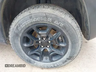 2022 Jeep Cherokee Trailhawk z VIN 1C4PJMBX4ND513488, wystawiony jako IAAI lot #42137114 z przebiegiem 12 306 mil mil oraz . Historia ofert i sprzedaży dostępna na DreamBid. Obrazek 20.