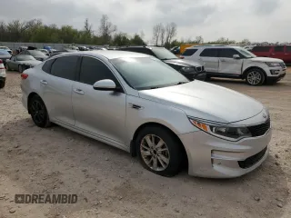2017 Kia Optima LX z VIN 5XXGT4L33HG144798, wystawiony jako Copart lot #51534195 z przebiegiem 103 749 mil mil oraz Szkoda całkowita • Salvage title. Historia ofert i sprzedaży dostępna na DreamBid. Obrazek 4.