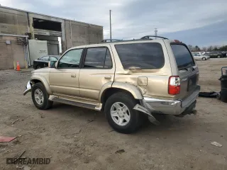 2001 Toyota 4Runner SR5 with VIN JT3HN86R710337084, listed as a Copart auction lot 86380464 with 67,617 mi miles and Salvage Title. Bid and sale history available at carsss.com. Image 2.