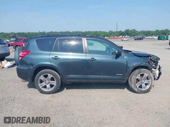 2010 Toyota RAV4 Sport z VIN 2T3RK4DV6AW026288, wystawiony jako IAAI lot #42470370 z przebiegiem 172 306 mil mil oraz . Historia ofert i sprzedaży dostępna na DreamBid. Obrazek 13.